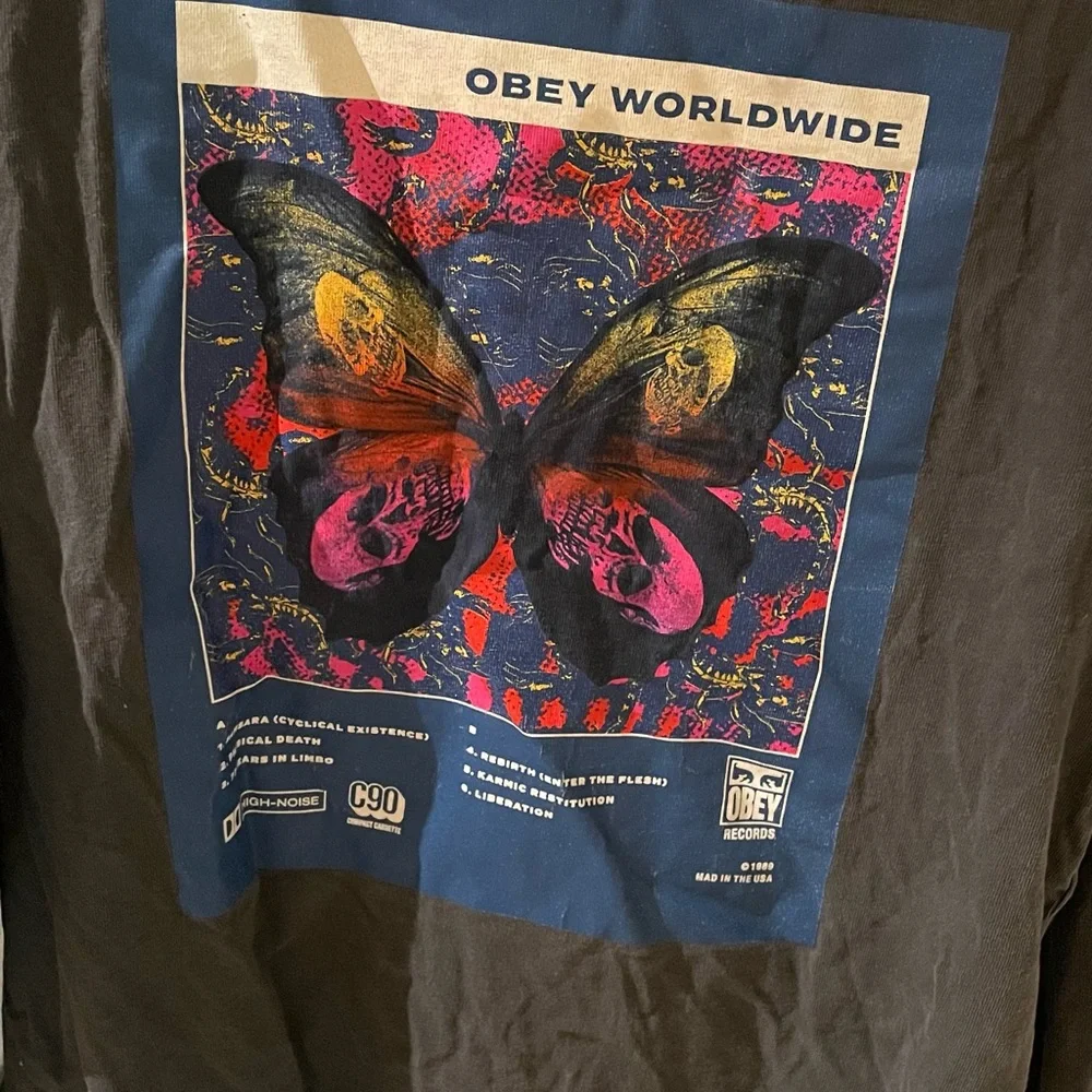 OBEY unisex graphic long sleeve t - Picture 2 of 3